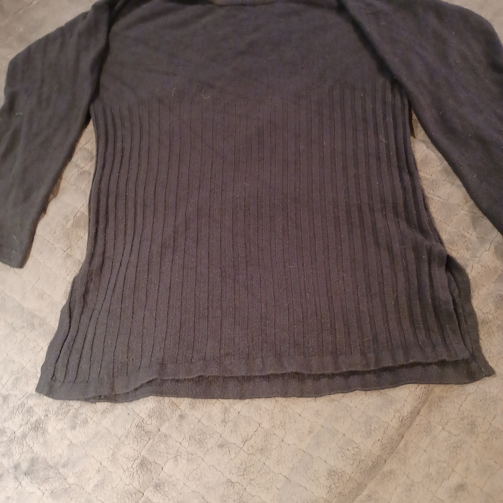 Sweater - Picture 2 of 3